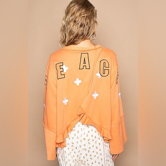 POL Peace Embroidered Exposed Seam Back Ruffle V-Neck Top 10010029233 - Picture 2 of 4